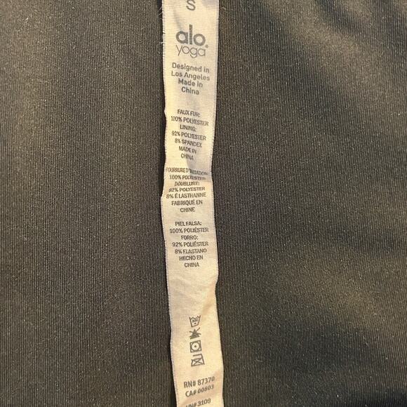 Alo Yoga Womens Black Faux Fur Jacket Size Small Perfect for Fall/Winter - Picture 4 of 7